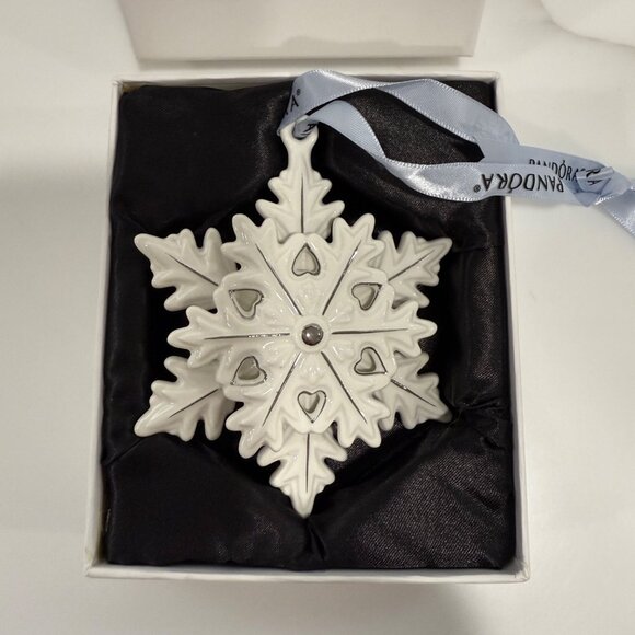 Pandora 2015 Limited Edition Porcelain Snowflake Ornament with Box Ivory Silver - Picture 2 of 9